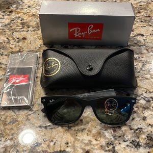 Ray-Ban New Wayfarer sunglasses